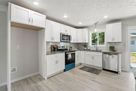 Kitchen - 4720 E Frederick Ave, Spokane, WA 99217 photo 1 of 3