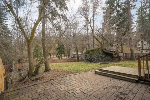 Exterior - 1307 S Crestline St, Spokane, WA 99202 photo 10 of 12