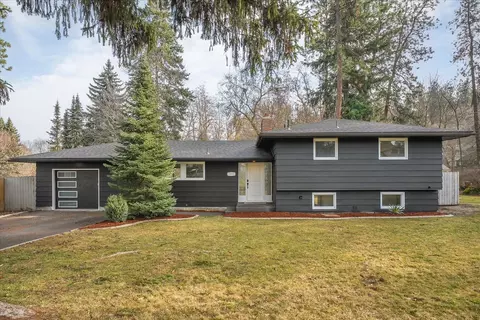 Exterior - 1307 S Crestline St, Spokane, WA 99202 photo 11 of 12