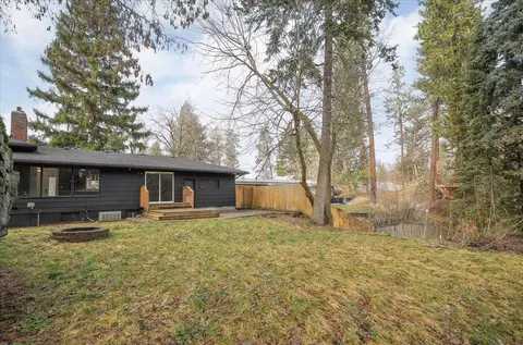 Exterior - 1307 S Crestline St, Spokane, WA 99202 photo 6 of 12