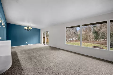 Living - 1307 S Crestline St, Spokane, WA 99202 photo 3 of 7