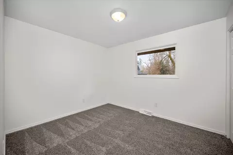 Bedroom - 1307 S Crestline St, Spokane, WA 99202 photo 3 of 4