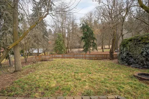 Exterior - 1307 S Crestline St, Spokane, WA 99202 photo 4 of 12