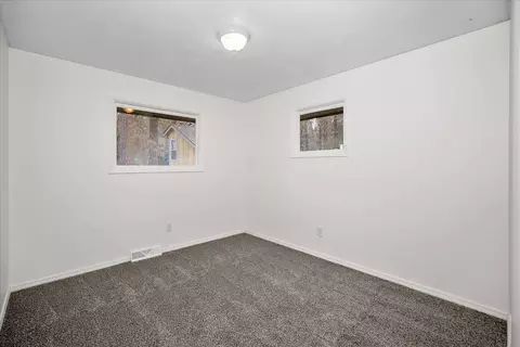 Bedroom - 1307 S Crestline St, Spokane, WA 99202 photo 4 of 4