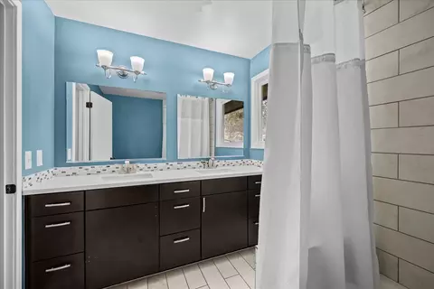 Bath - 1307 S Crestline St, Spokane, WA 99202 photo 3 of 5