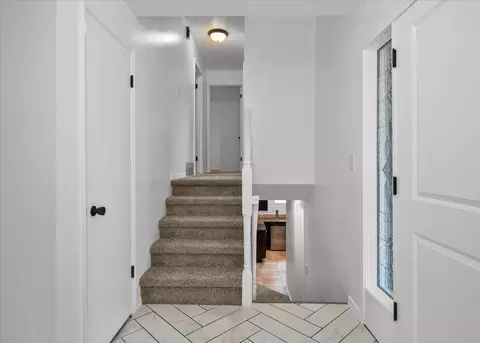 Entry Way - 1307 S Crestline St, Spokane, WA 99202 photo 1 of 1