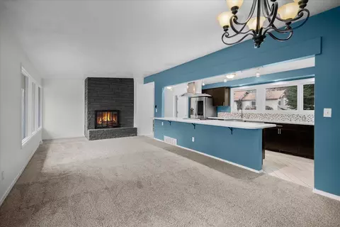 Living - 1307 S Crestline St, Spokane, WA 99202 photo 2 of 7