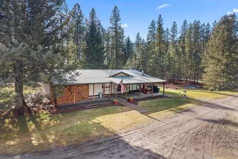 1197 B Williams Lake Rd, Evans, WA 99126