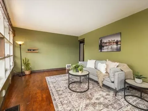 Living - 518 E Dave Ct, Spokane, WA 99208 photo 1 of 3
