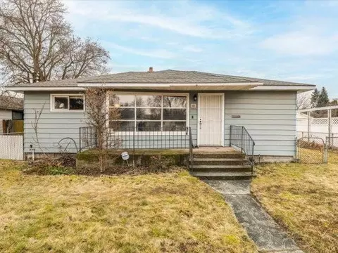 Exterior - 518 E Dave Ct, Spokane, WA 99208 photo 2 of 6