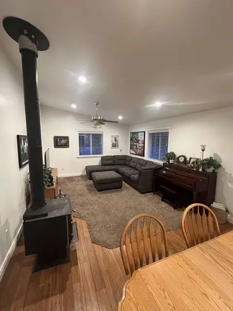 Living - 151 Park Ln, Cusick, WA 99119 photo 4 of 7