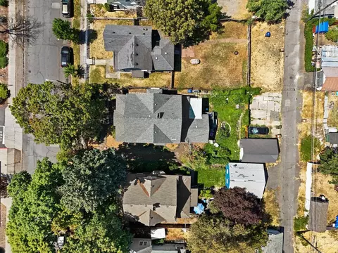 927 E Augusta Ave, Spokane, WA 99207 photo 9