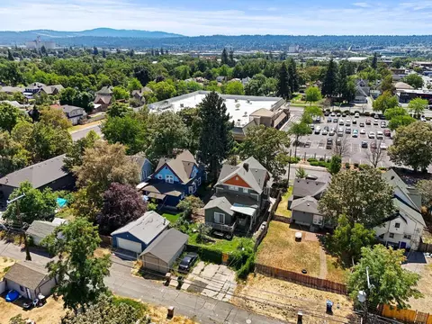 927 E Augusta Ave, Spokane, WA 99207 photo 10