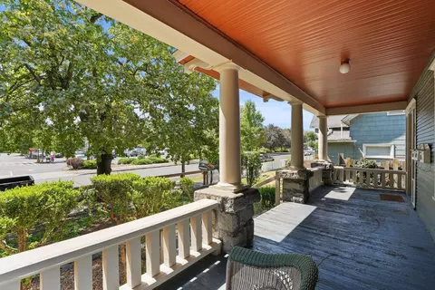 927 E Augusta Ave, Spokane, WA 99207 photo 2