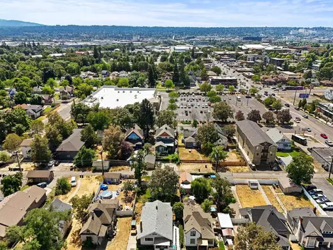 927 E Augusta Ave, Spokane, WA 99207 photo 11