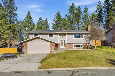 5618 W Pacific Park Dr, Spokane, WA 99208
