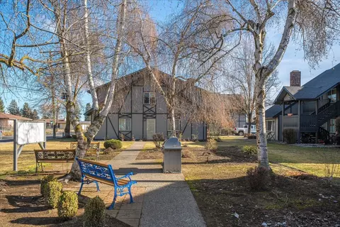 Exterior - 102 E Weile Ave #4, Spokane, WA 99208 photo 4 of 13