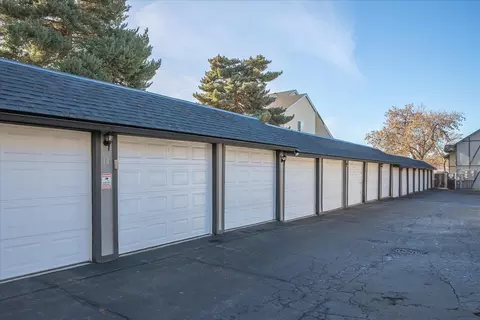 Exterior - 102 E Weile Ave #4, Spokane, WA 99208 photo 5 of 13
