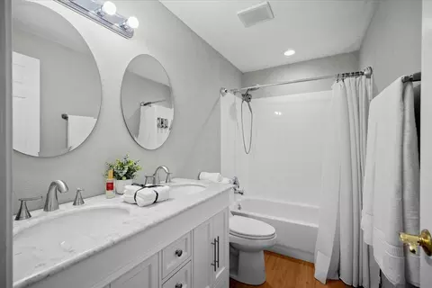 Bath - 102 E Weile Ave #4, Spokane, WA 99208 photo 1 of 1