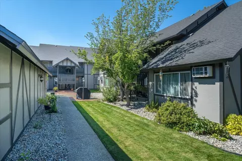 Exterior - 102 E Weile Ave #4, Spokane, WA 99208 photo 10 of 13