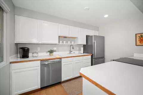 Kitchen - 102 E Weile Ave #4, Spokane, WA 99208 photo 2 of 3