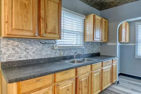 Kitchen - 4107 E 2nd Ave, Spokane, WA 99202 photo 2 of 3
