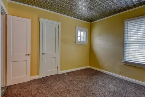 Bedroom - 4107 E 2nd Ave, Spokane, WA 99202 photo 3 of 6