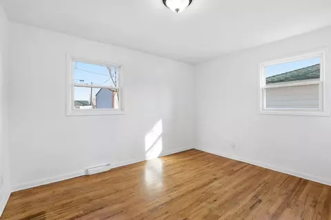 Bedroom - 1721 E Central Ave, Spokane, WA 99207 photo 2 of 4