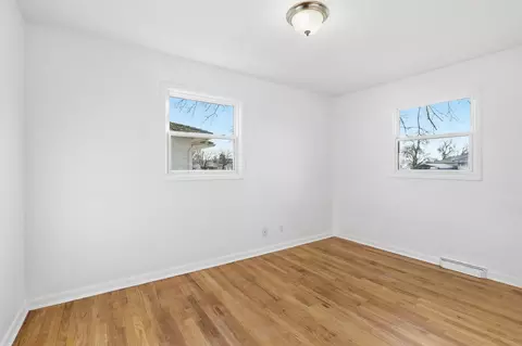 Bedroom - 1721 E Central Ave, Spokane, WA 99207 photo 3 of 4