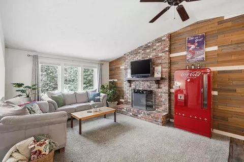 Living - 4510 W Alpine Dr, Spokane, WA 99208 photo 1 of 2