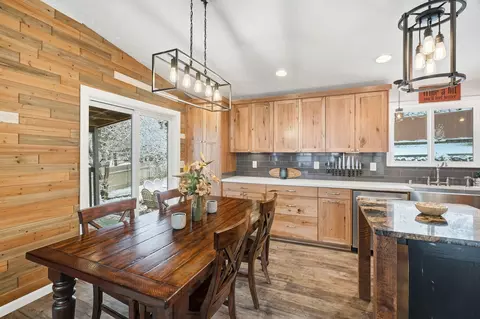 Dining - 4510 W Alpine Dr, Spokane, WA 99208 photo 1 of 2