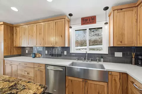 Kitchen - 4510 W Alpine Dr, Spokane, WA 99208 photo 6 of 7