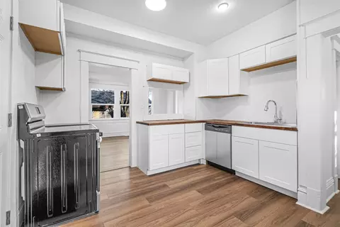 Kitchen - 2711 Everett Ave, Spokane, WA 99217 photo 2 of 3