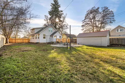 Exterior - 2711 Everett Ave, Spokane, WA 99217 photo 3 of 9