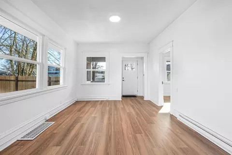 Living - 2711 Everett Ave, Spokane, WA 99217 photo 2 of 4