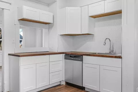 Kitchen - 2711 Everett Ave, Spokane, WA 99217 photo 3 of 3