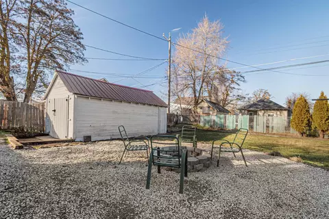Exterior - 2711 Everett Ave, Spokane, WA 99217 photo 4 of 9