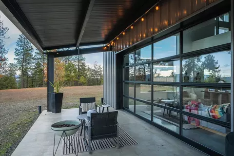 Exterior - 618 E Washington Rd, Spokane, WA 99224 photo 3 of 7