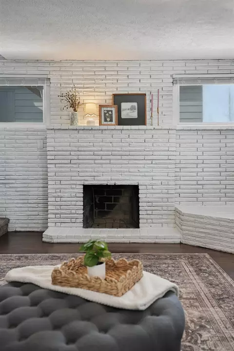 Living - 3214 E 29th Ave, Spokane, WA 99223 photo 1 of 1