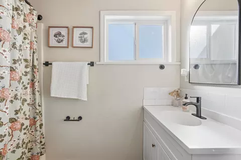 Bath - 3214 E 29th Ave, Spokane, WA 99223 photo 1 of 3