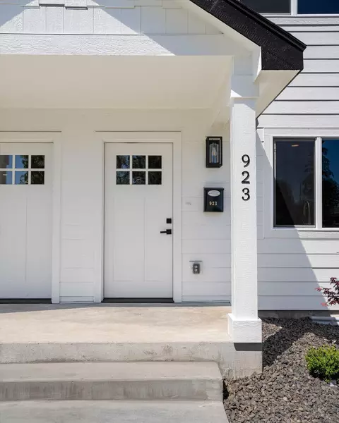 Exterior - 921 Everett Ave #923 E EVERETT AVE, Spokane, WA 99207 photo 6 of 9