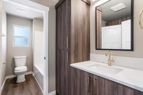 Bath - 921 Everett Ave #923 E EVERETT AVE, Spokane, WA 99207 photo 7 of 7