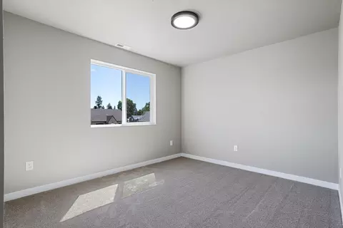 Bedroom - 921 Everett Ave #923 E EVERETT AVE, Spokane, WA 99207 photo 4 of 8