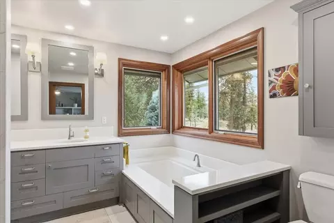 Bath - 1813 Estates Rd, Spokane, WA 99224 photo 2 of 4