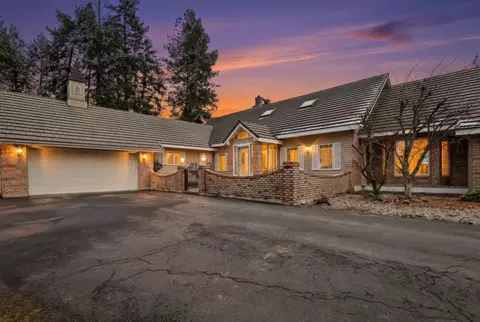 21727 N Vista Cir, Colbert, WA 99005