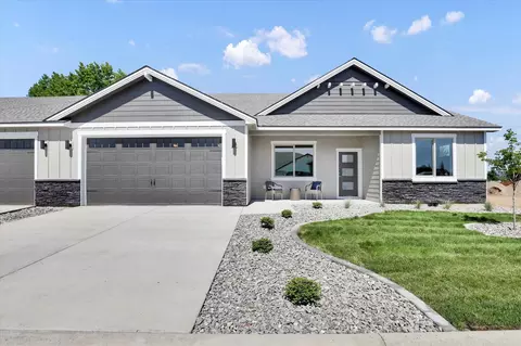 1109 N Unit 16 N Country Club Dr #16, Deer Park, WA 99006