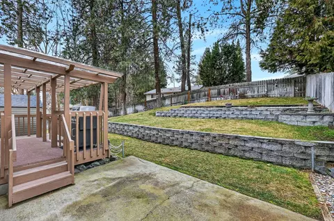 Exterior - 515 E Shenandoah Dr, Spokane, WA 99208 photo 6 of 11