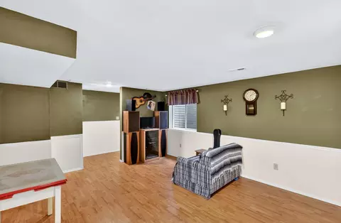 Living - 515 E Shenandoah Dr, Spokane, WA 99208 photo 5 of 5