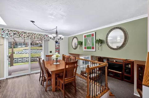 Dining - 515 E Shenandoah Dr, Spokane, WA 99208 photo 3 of 3