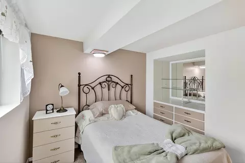 Bedroom - 515 E Shenandoah Dr, Spokane, WA 99208 photo 7 of 7